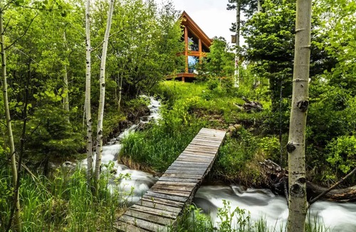 Westcliffe Cabin | Luxury log cabin on 35 ac with hot tub