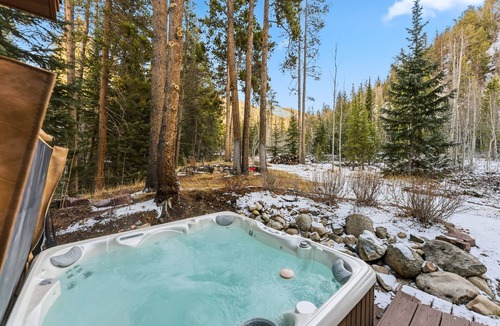 Keystone Cabin | Luxury Log Retreat - Rustic Charm Meets Modern Comfort