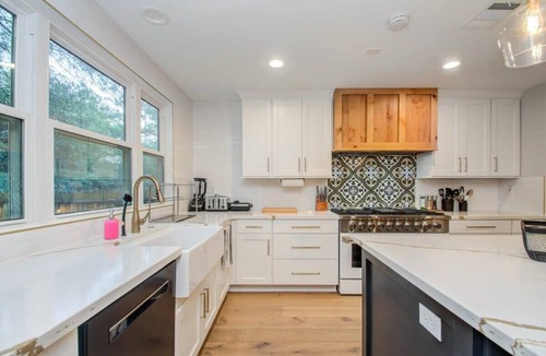 Alden Bridge House | Luxury Mansion Dream Home - 6 Bed, Pool, Grill