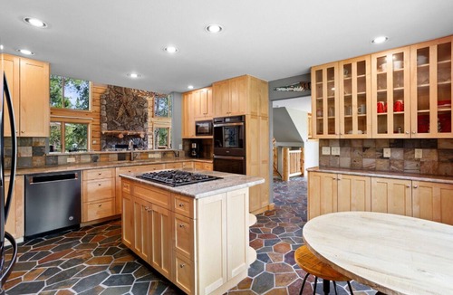 Granby House | Luxury Mountain Cabin: Hot Tub, Mtn Views, Game Room - Sleeps 10 - Winter Park