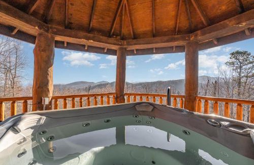 Old Fort House | Luxury Mountain Home with View!