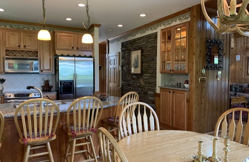 Boone House | Luxury Resort Home in the Yonahlossee Saddle Club, Spectacular Views, Hot Tub