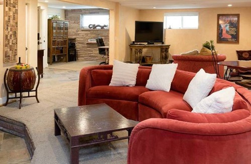 Morse Park Apartment | Luxury that is close to downtown and easy access to Red Rocks!
