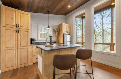 Cashes Valley House | Luxury Tiny Home - Hot Tub