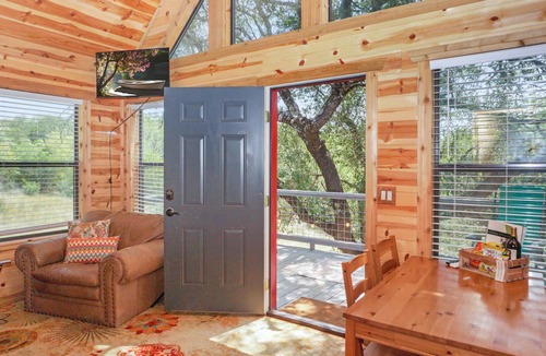 Dripping Springs Cabin | Luxury Treehouse w/Grill, Fire Pit, & Pond in Dripping Springs