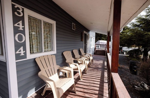 Sitka House | Magic Island Lodge - 4-bedroom home plus loft with 3 full bathrooms