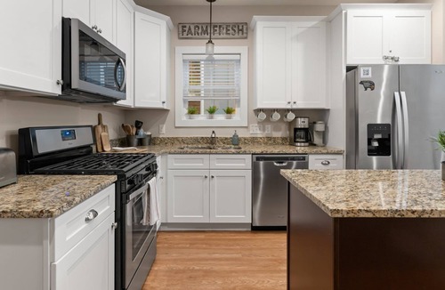 Fairview House | Magnolia Mountain Home | Monthly Mountain Home Near Asheville w/Private Hot Tub