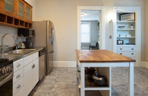 Walnut Hills Apartment | Majestic and Spacious 3 Bdrm 2 Bath