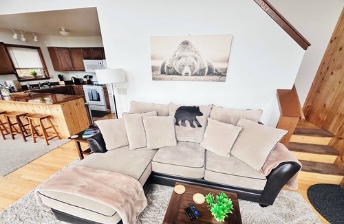 Kodiak House | 🐻 Majestic Bear- Central Location with Spectacular Views 🏔🦅🎣🐋⚓️🦦