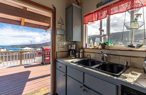 Captain Cook House | Makai Hideaway 600ft from Ocean Giant Deck Gameroom/10 day special in Fall