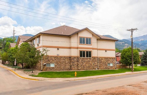 Manitou Springs Hotel | Manitou Pikes Peak Hotel
