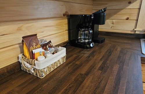 Madison Cabin | Maple Cozy Cabin at Lost Trails