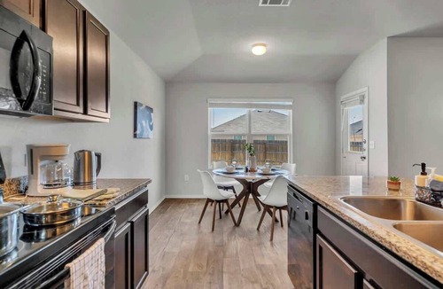 Austin House | Marbella Lane - 3BR Pristine Home in Austin TX