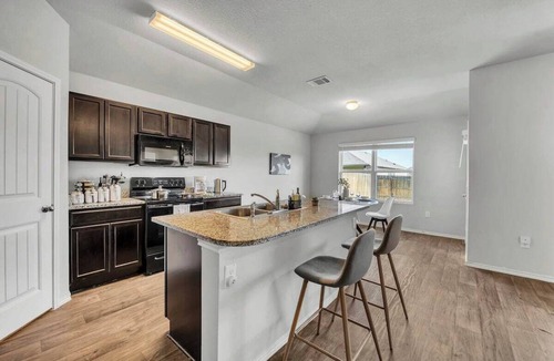 Austin Cottage | @ Marbella Lane - Polished 3BR Home in Austin TX