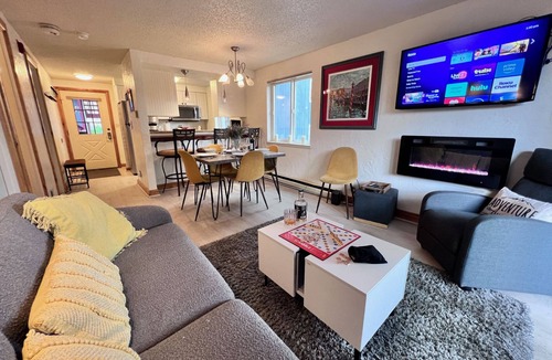 Warrior's Mark Condo | Mark IX Alpine Condo Cozy Mtn Condo 1 mile to Breck Main St + Slopes