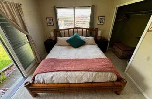 Hilo House | Master Suite with Private Bath 15 min drive to beach