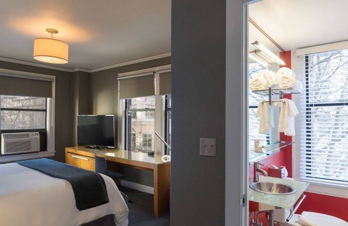 Belltown Hotel | Max King | Opulent Bed & Craft Beer Hours