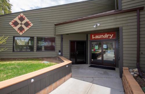 Fraser House | Meadow Ridge Court 9 Unit 4