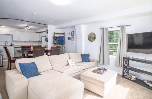 Badger House | Meadow Rue Hideaway Near Fairbanks & Aurora Views