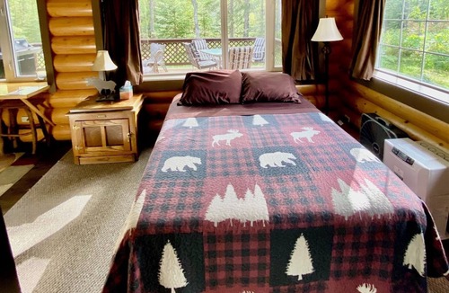 Talkeetna House | Meandering Moose Lodging