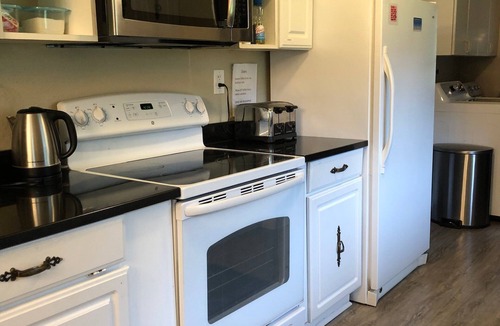 Mendenhaven Hostel | Mendenhall Private Room In Shared Home - DISCOUNT ON TOURS