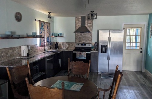 Weeki Wachee Gardens House | Mermaids Hideaway on the banks of beautiful waterways
