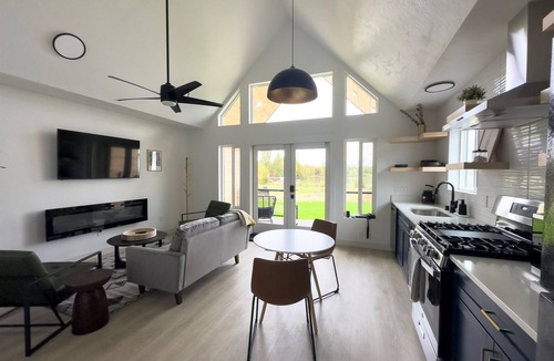 Wasilla Resort | Micro-Resort- 7 Lakefront Cottages & Event Space