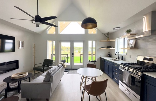 Wasilla Resort | Micro-Resort- 7 Lakefront Cottages & Event Space