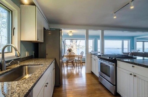 Chamberlain Cottage | Midcoast Oceanfront Cottage