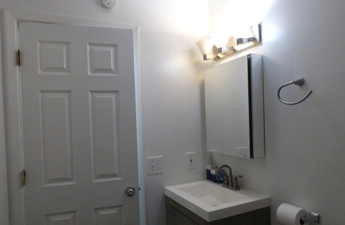 Midtown Anchorage Apartment | MIdtown close to everything, quiet apartment fully remodeled new appliances.