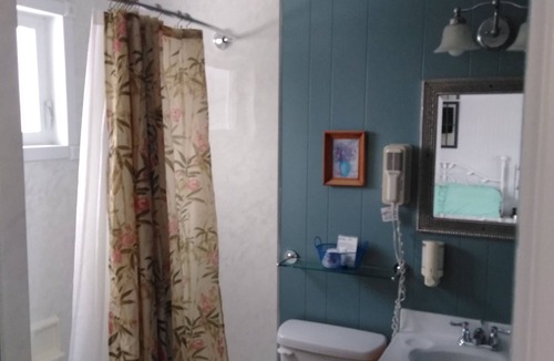 Cornish Hotel | Midway Lodging
