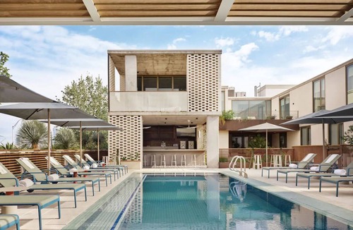 South River City Hotel | Milton Suite with Patio in Austin’s South Congress
