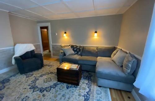 Waterville Apartment | Minutes to Colby