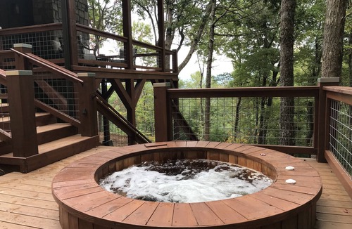 Warrensville House | MISTY GLEN. Modern Mnt Retreats. The Buckeye.