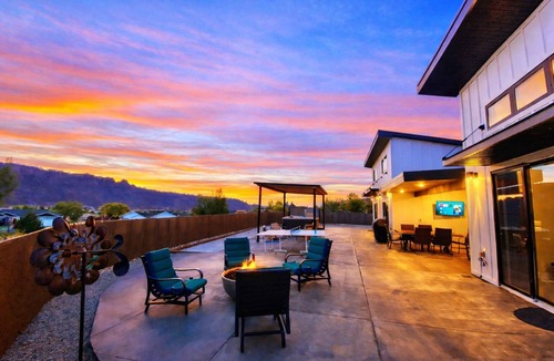 Moab South Valley House | Moab Desert Escape Villa: Luxury 5-Bedroom Retreat with Heated Pool
