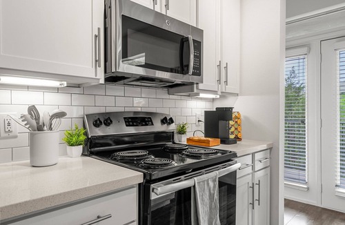 Montopolis Apartment | Modern 2-bedroom close to Airport & Downtown - Pool, Gym & Balcony