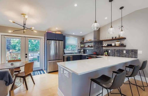 Louisville House | Modern 2 BR with Outdoor Living - Walk to Downtown
