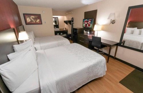 Columbus Hotel | Modern 2-Room Escape Near Downtown Art District Highlights