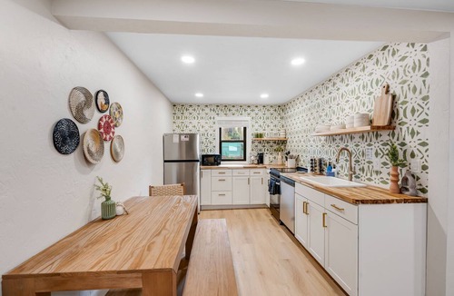 Manitou Springs Apartment | Modern 2BR in Manitou Springs, Walk Downtown
