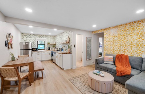 Manitou Springs Apartment | Modern 2BR in Manitou Springs, Walk Downtown