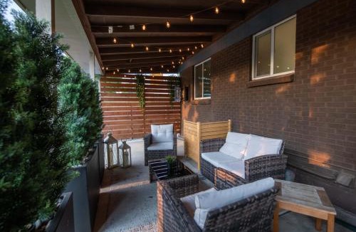 Lamar Heights Area House | Modern 4BR Retreat Private Yard - 10 Min to DEN