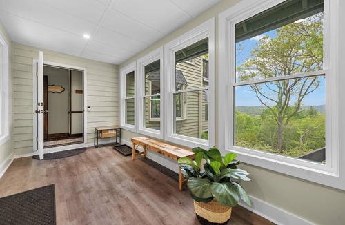 Blowing Rock House | Modern 6BR Blowing Rock Cabin Near Trails & Views