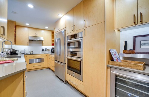 South Addition Condo | Modern Anchorage Condo - Half-Mi to Downtown!