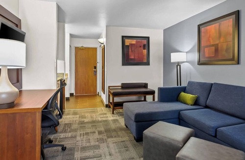 Englewood Hotel | Modern and Comfy Three-Unit Retreat Near Denver Tech, Dining & Local Attractions
