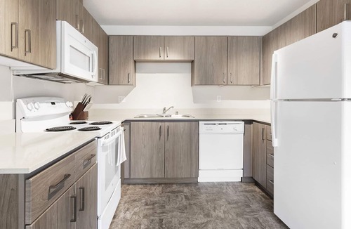 Vancouver Apartment | Modern Apartment in Prime Location (ID1221X280)