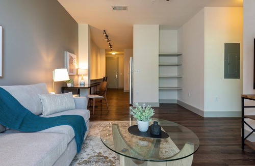 South Lamar Apartment | Modern Apartment in Prime Location (ID5077X2)