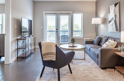 South Lamar Apartment | Modern Apartment in Prime Location (ID1615X34)