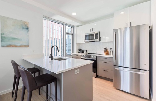 East Cambridge Apartment | Modern Apt - Easy Transit Access