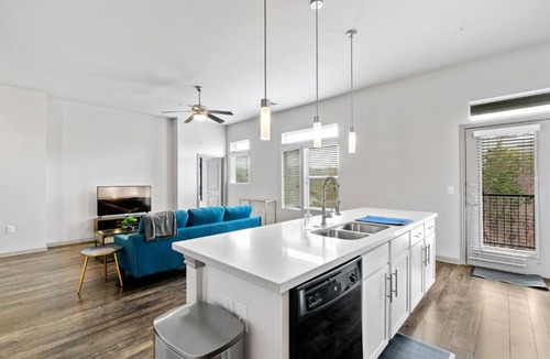 Montopolis Apartment | Modern Austin 2BR 2B Apt. w/Pool, Parking & WIFI