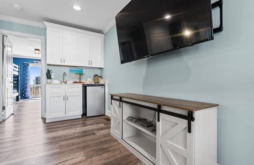 Ocean Isle Beach House | Modern Beach House: GameRoom, HeatedPool, HotTub, & TikiBar in Ocean Isle Beach